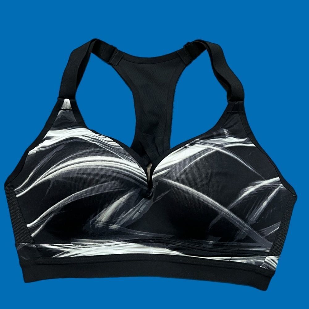 Victoria’s Secret Incredible max support sport bra black / white 32D
